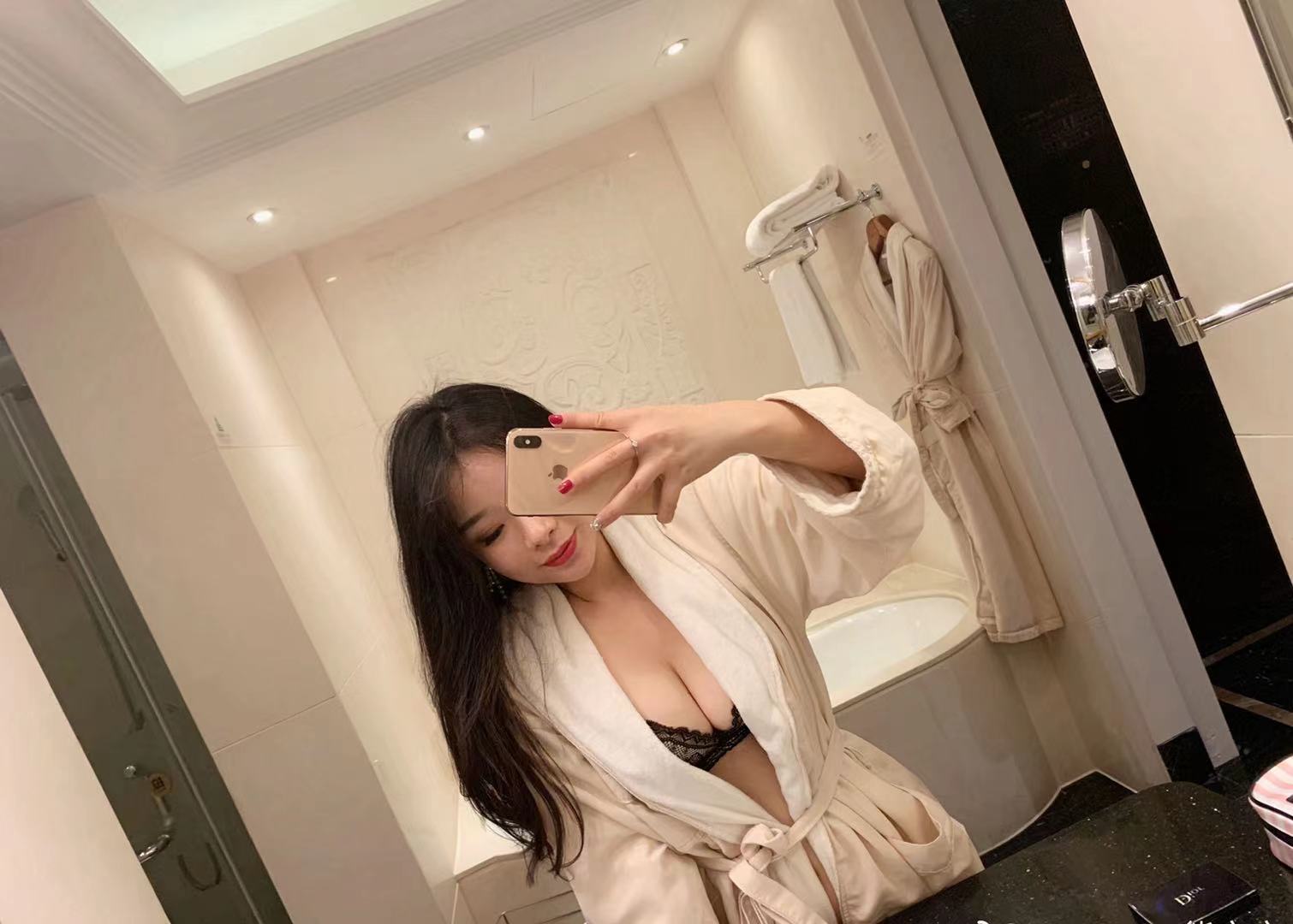 朝阳区36D大.奶.妹妹，前.凸.后.翘.超性.感 （微信mili19951023）